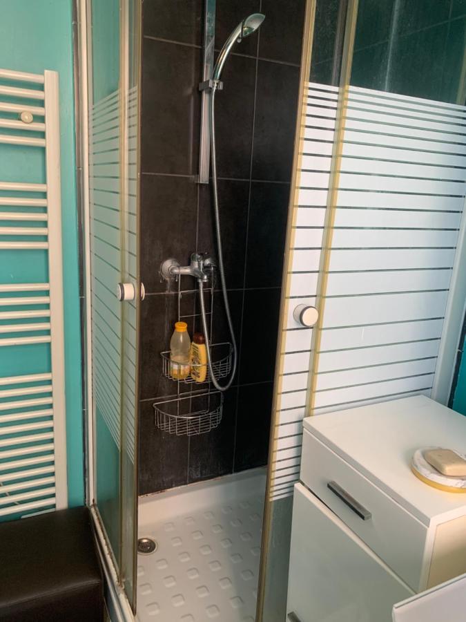 One Bedroom Appartement - Париж Екстер'єр фото